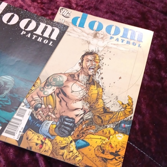Doom Patrol # 21,22 brandnew - Picture 4 of 5